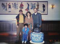 1997 - Yamagata (Japan) (1) visitng Issam Hamid and his family.jpg 7.2K